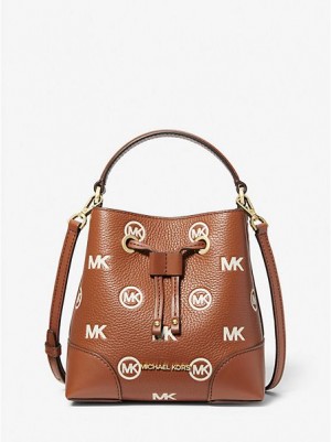 bucket bags γυναικεια Michael Kors Mercer Small Logo Embossed δερματινα καφε | 215439-AKL