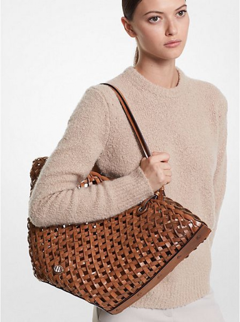 τσάντεσ tote γυναικεια Michael Kors Isabella Medium Hand-woven δερματινα καφε | 053827-VHX