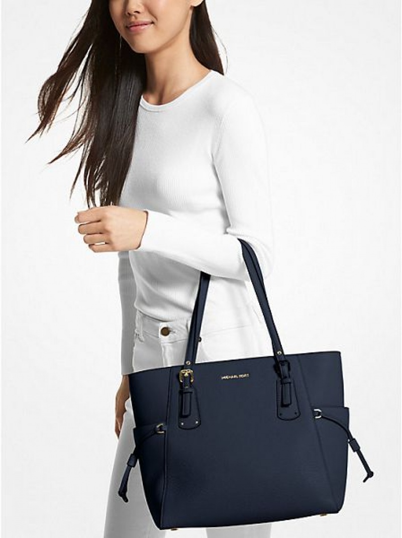 τσάντεσ tote γυναικεια Michael Kors Voyager Small Pebbled δερματινα σκουρο μπλε | 325189-JGH